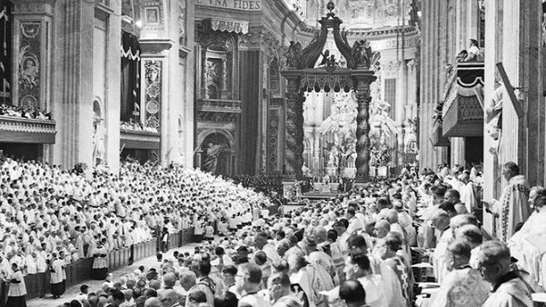 Apertura-Vaticano-II_2495160485_16235816_667x375